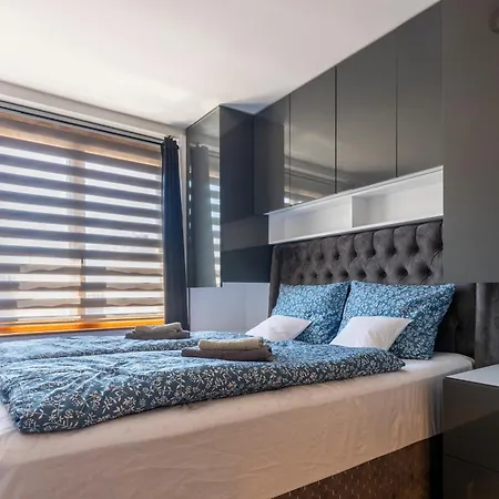 Modern In Old Town By Cable Car Apartament *